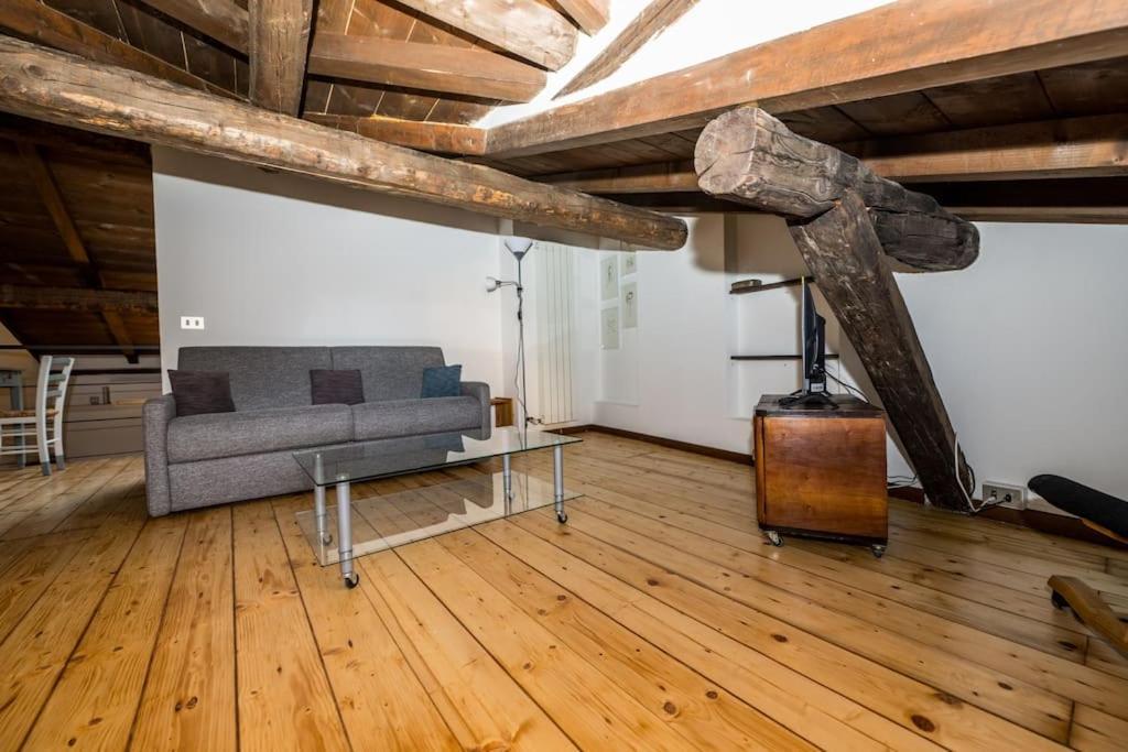Wonderful Two Floors Apartment Milánó Kültér fotó
